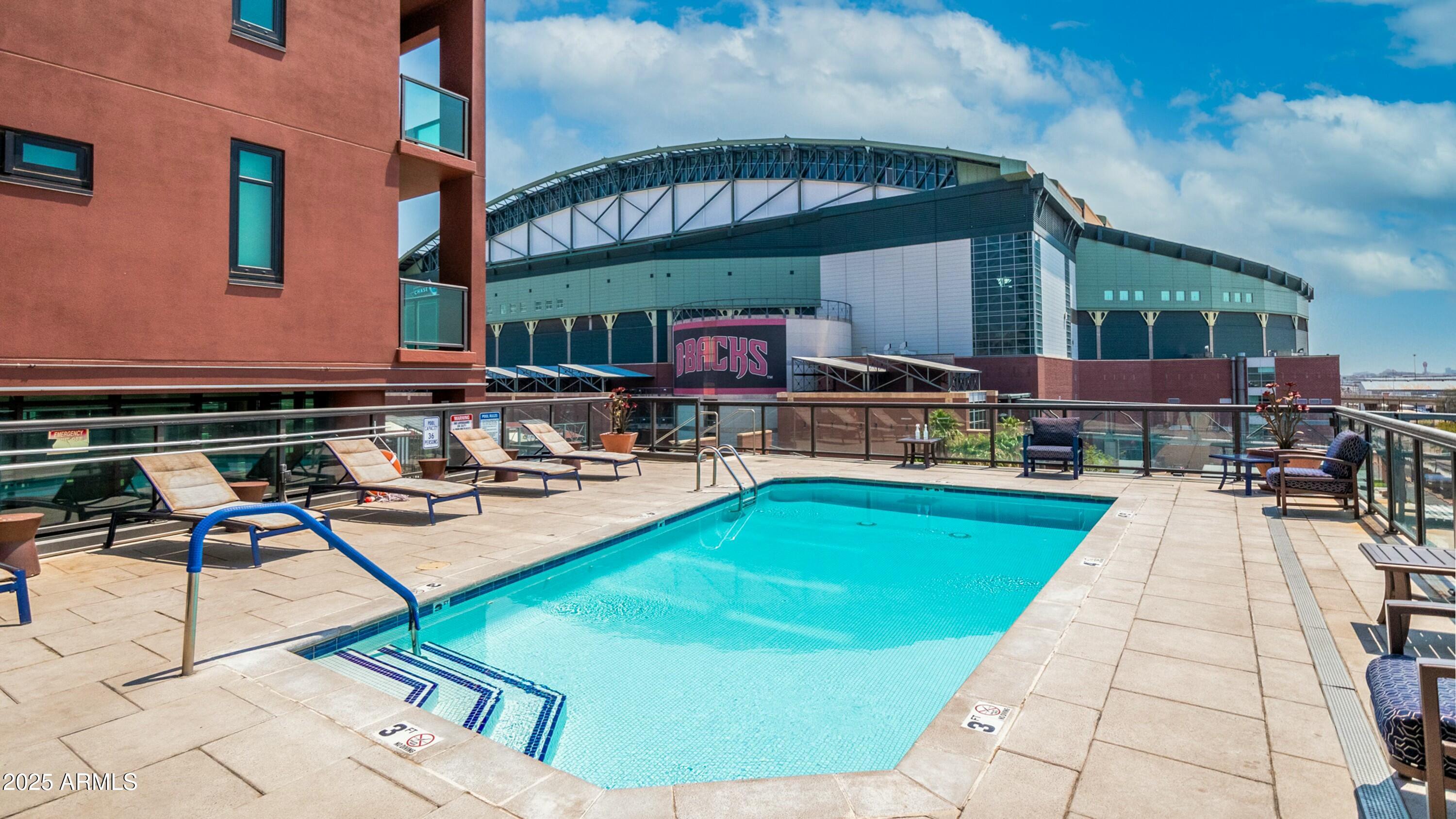 310 S 4TH Street, 1407