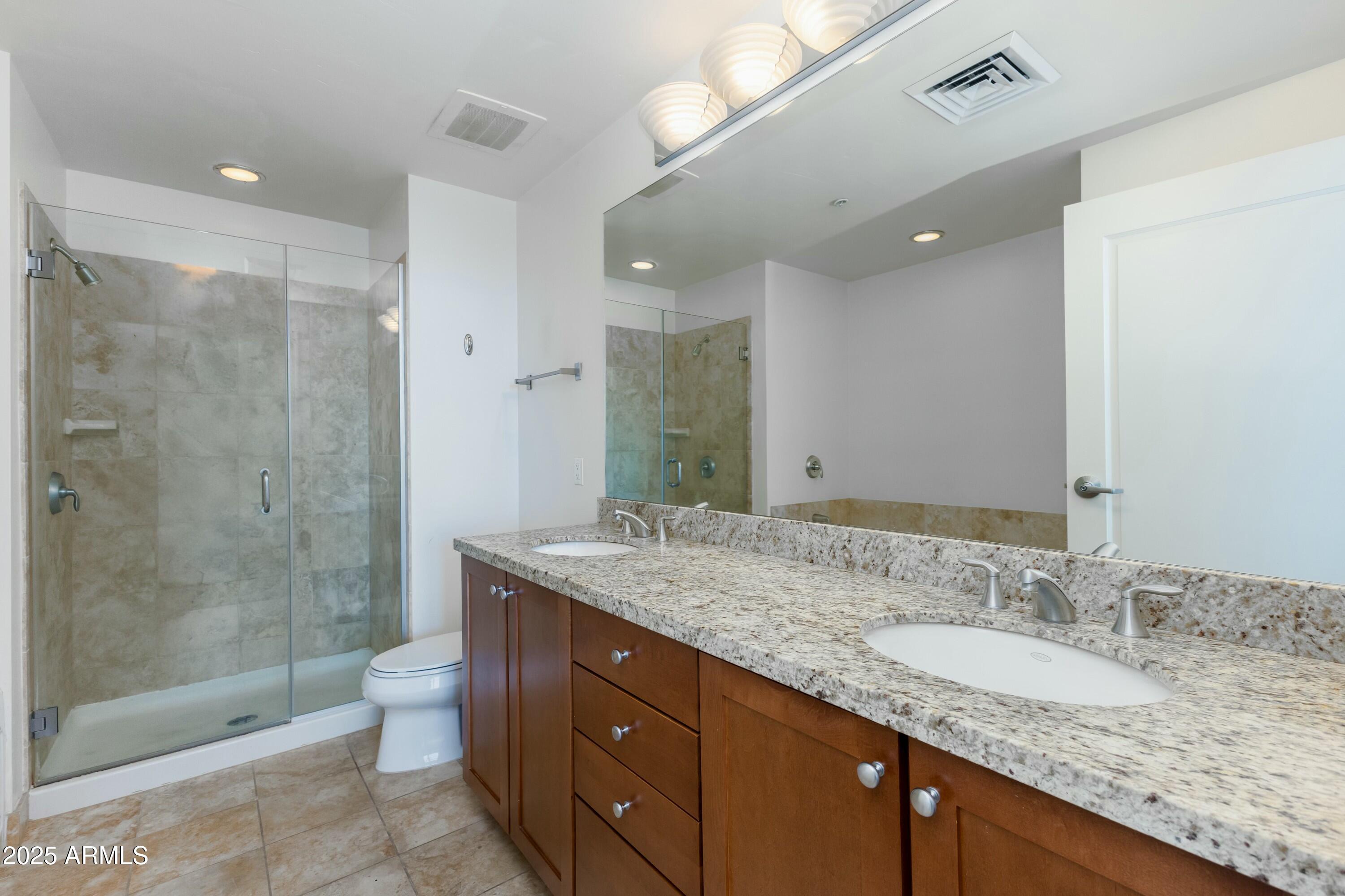 310 S 4TH Street, 1407