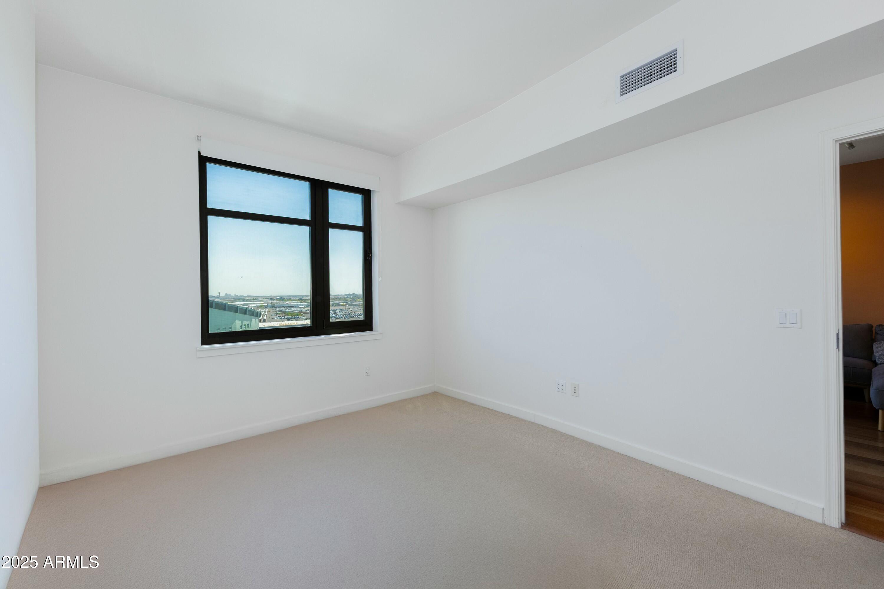 310 S 4TH Street, 1407