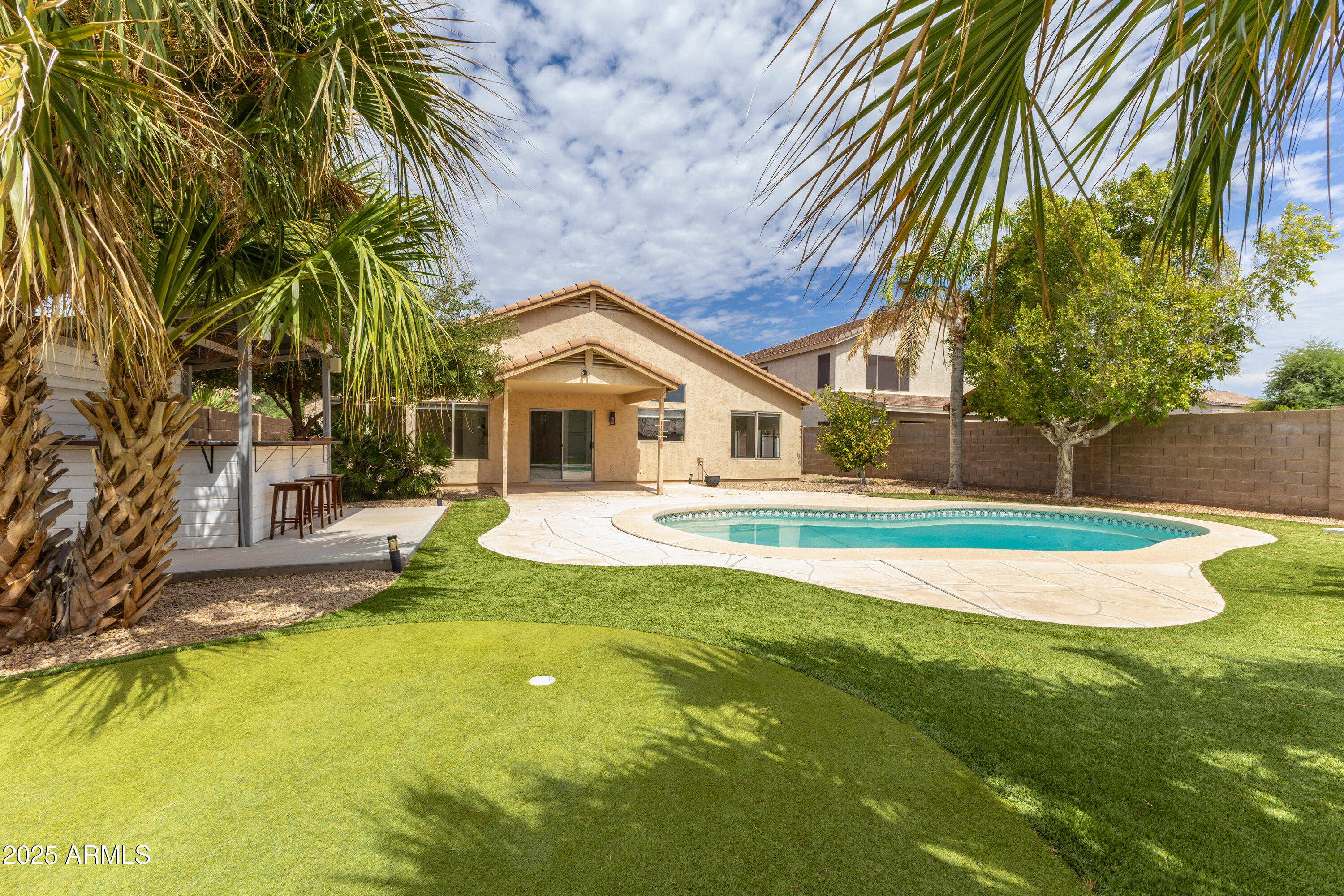 53 E HORSESHOE Avenue