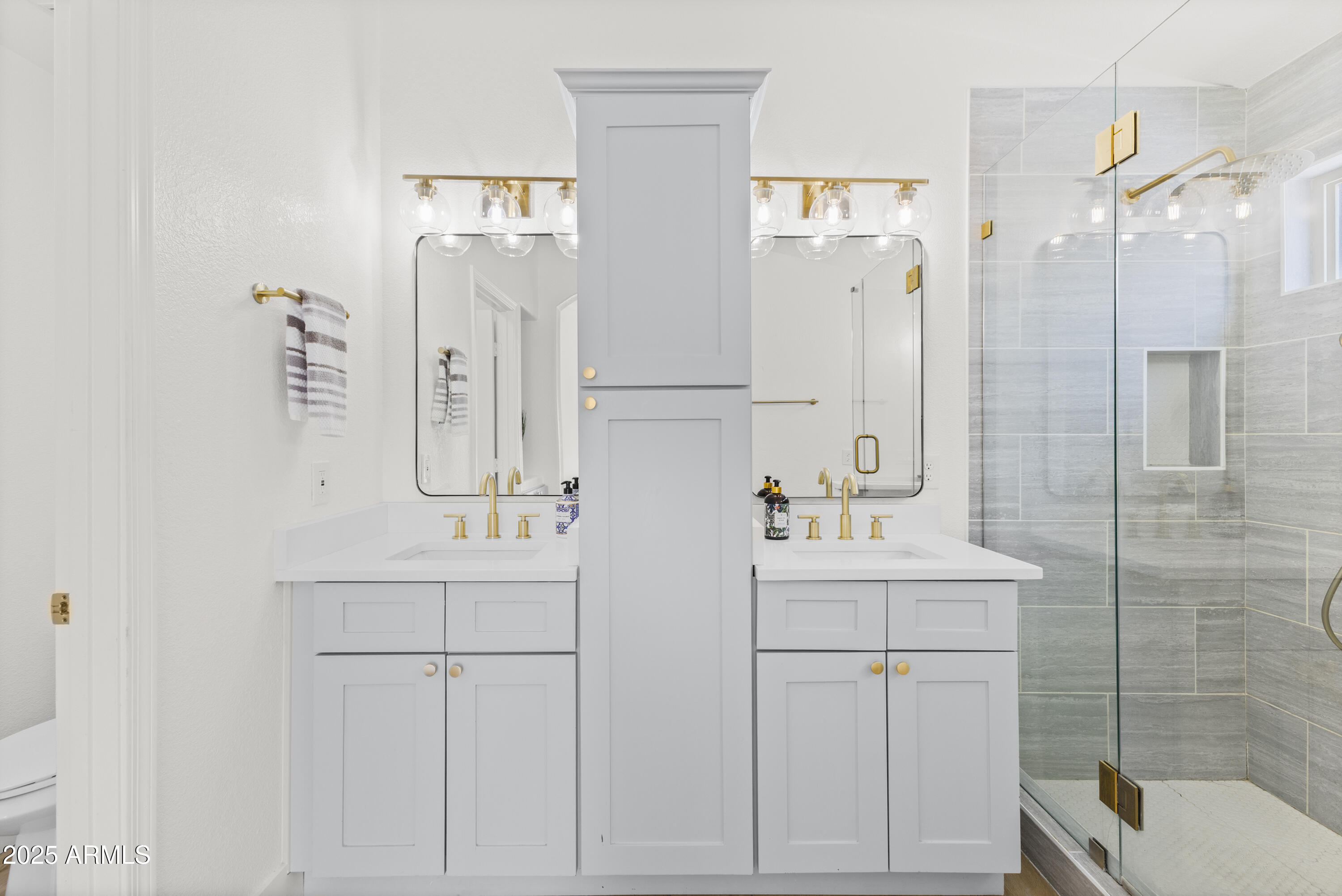 53 E HORSESHOE Avenue