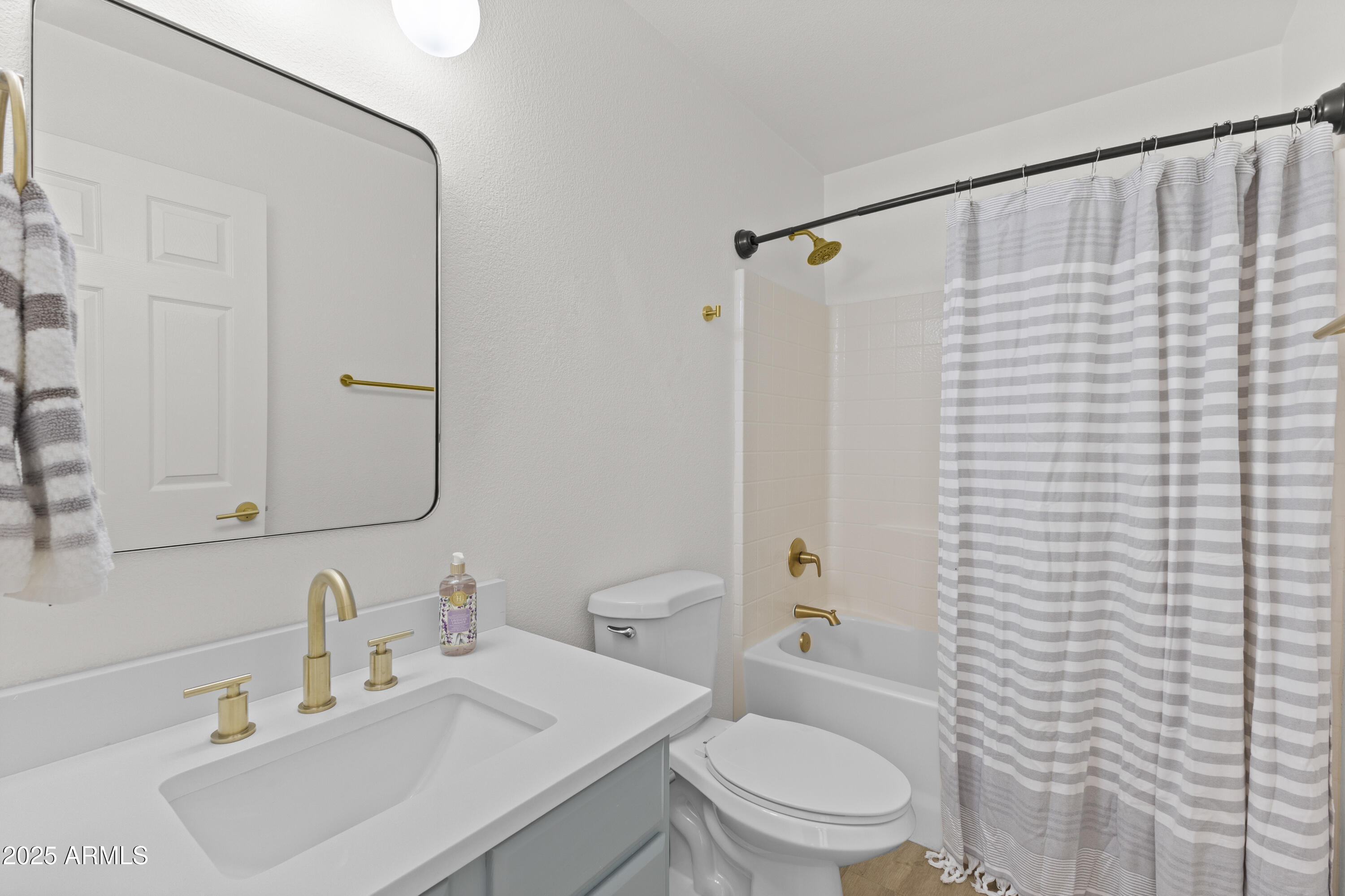 53 E HORSESHOE Avenue