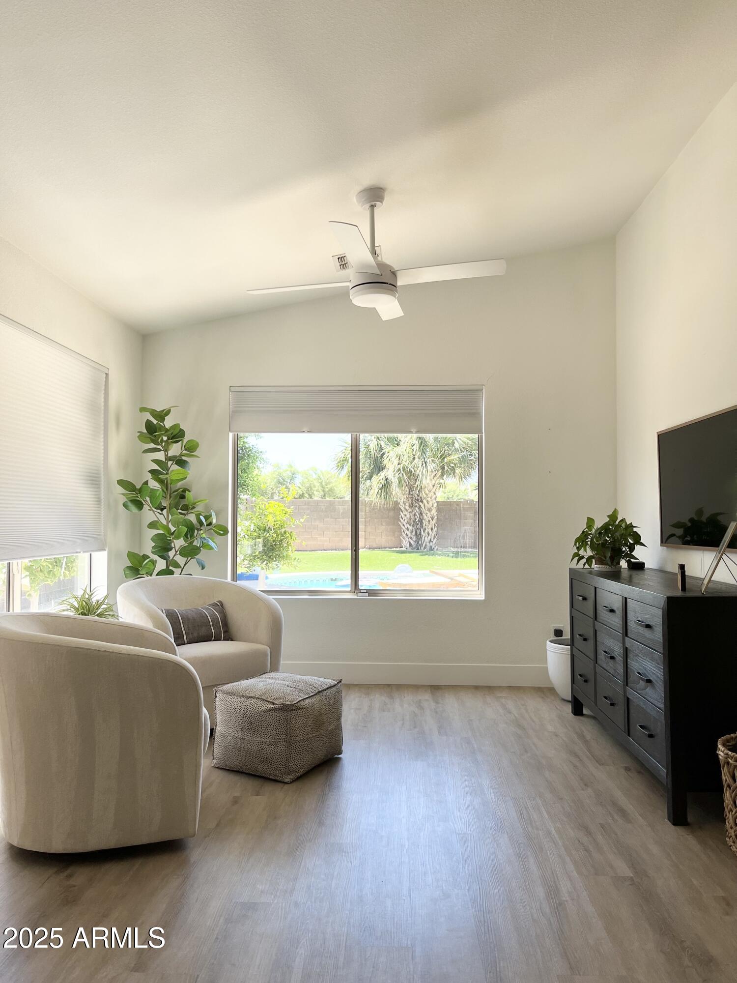 53 E HORSESHOE Avenue