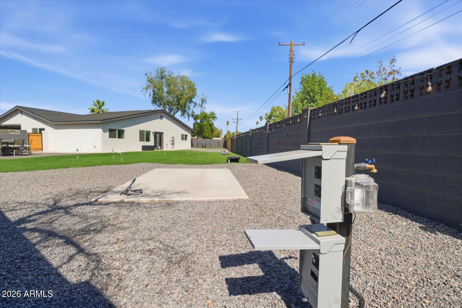 7419 E DIAMOND Street