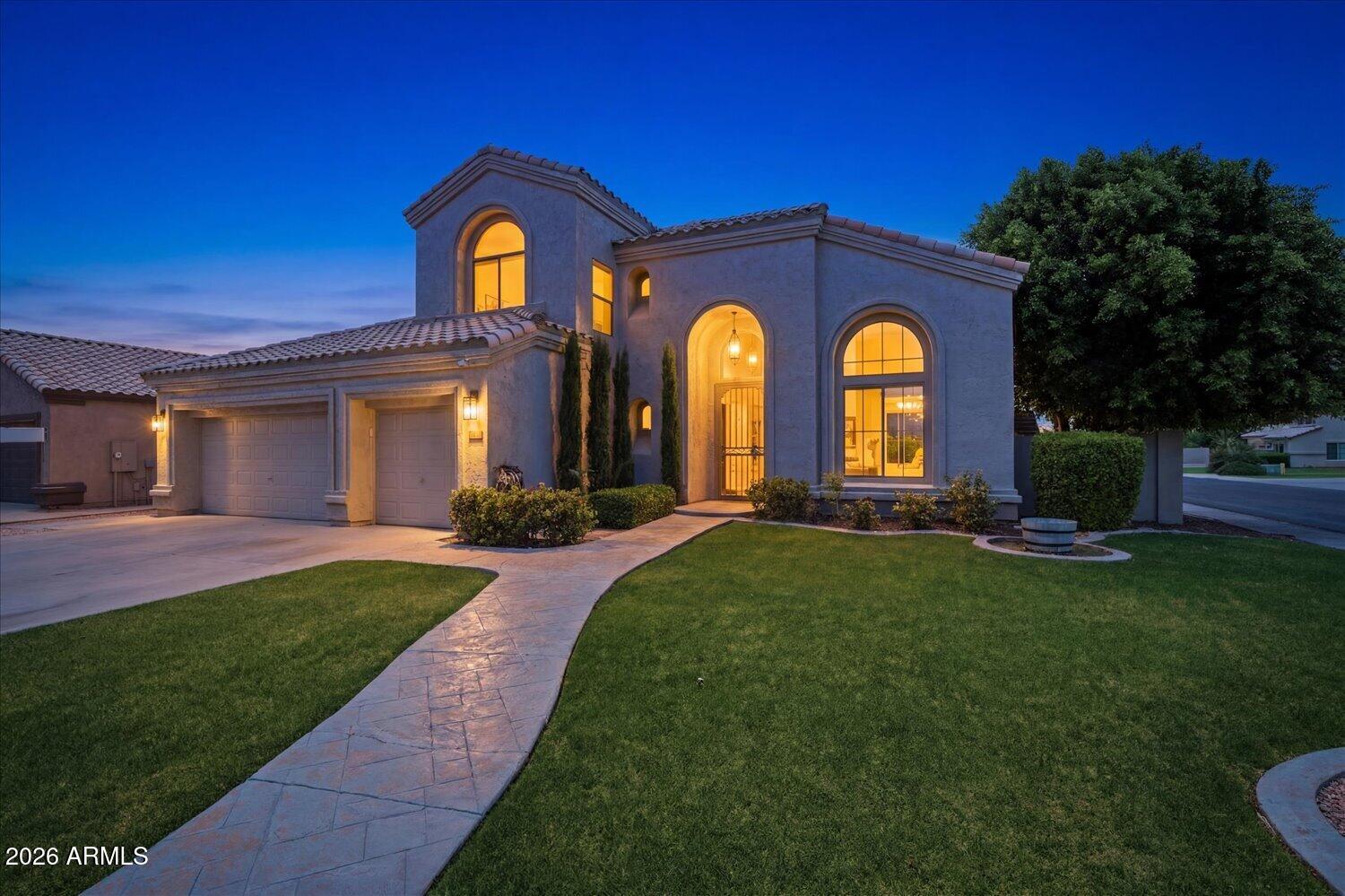 1894 E MINERAL Road