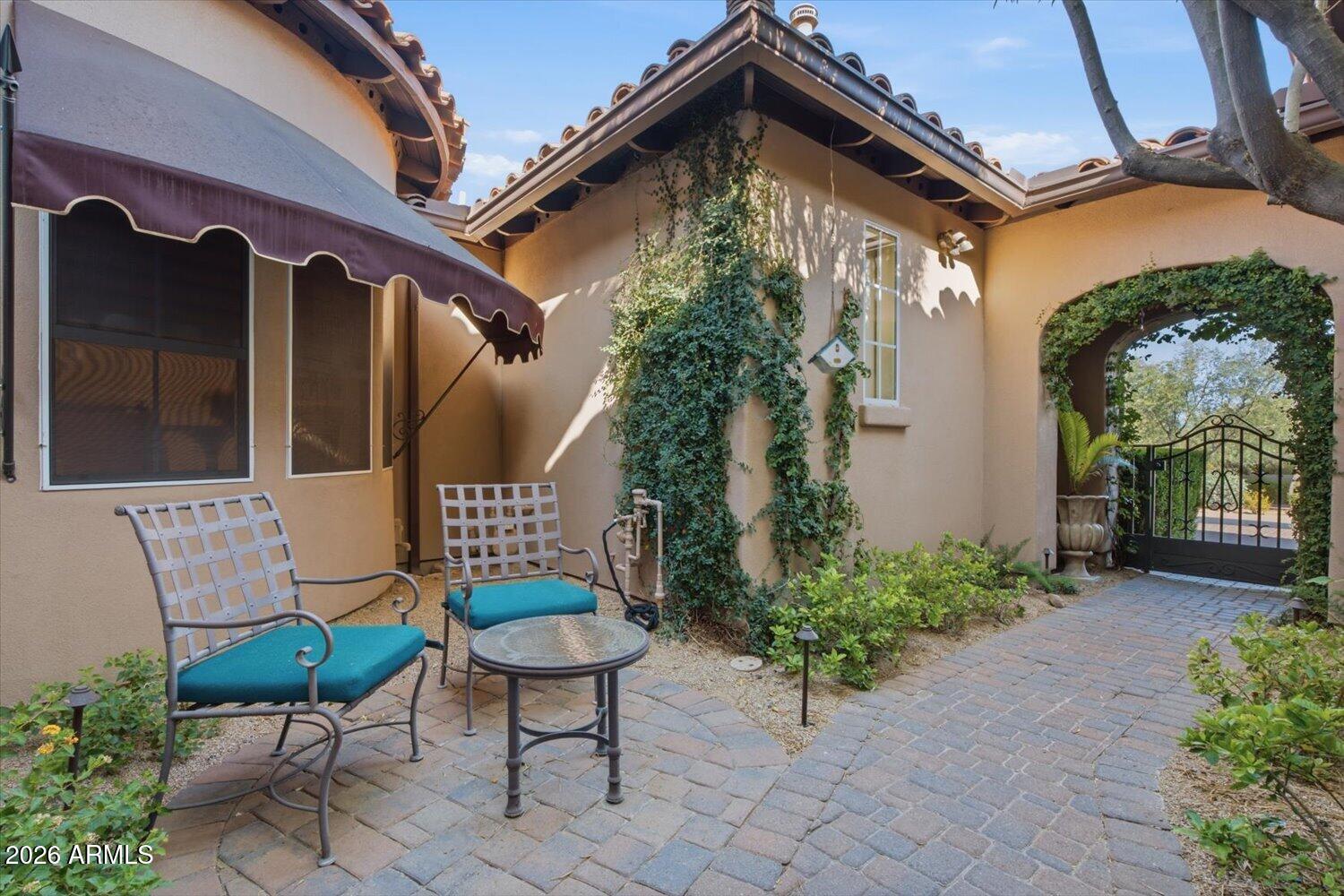 8932 E MOUNTAIN SPRING Road