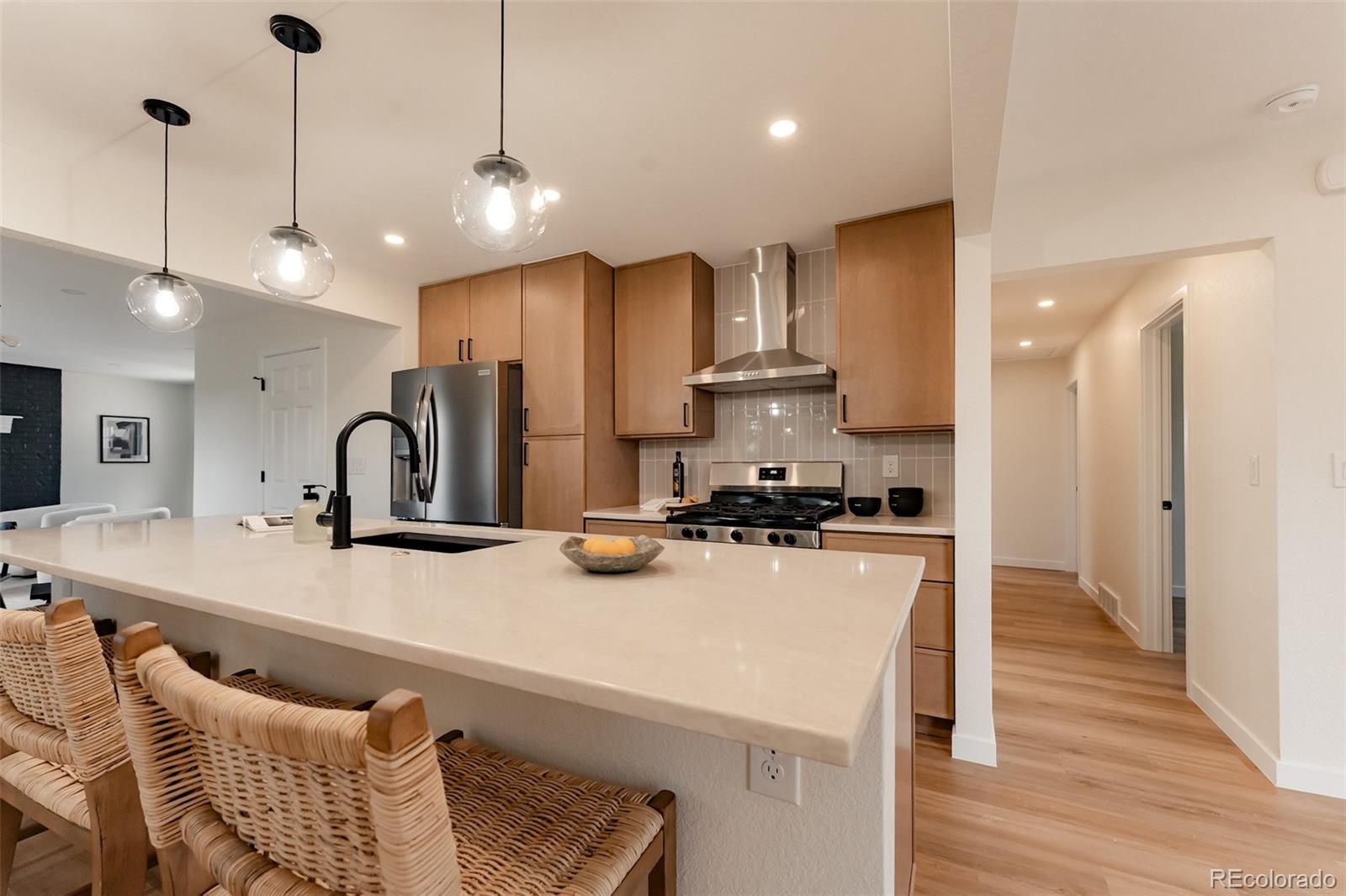 1279 S Raritan