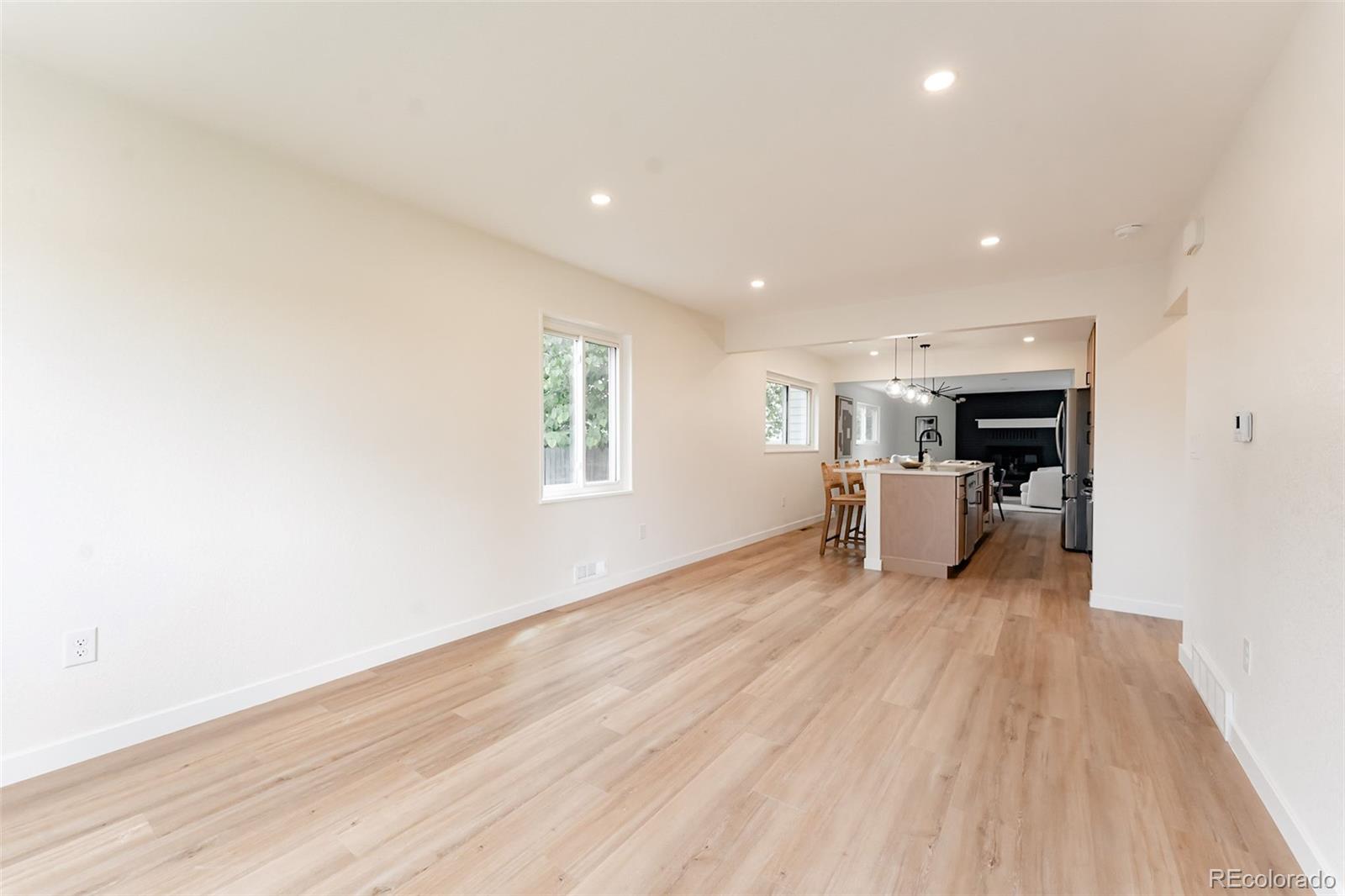 1279 S Raritan