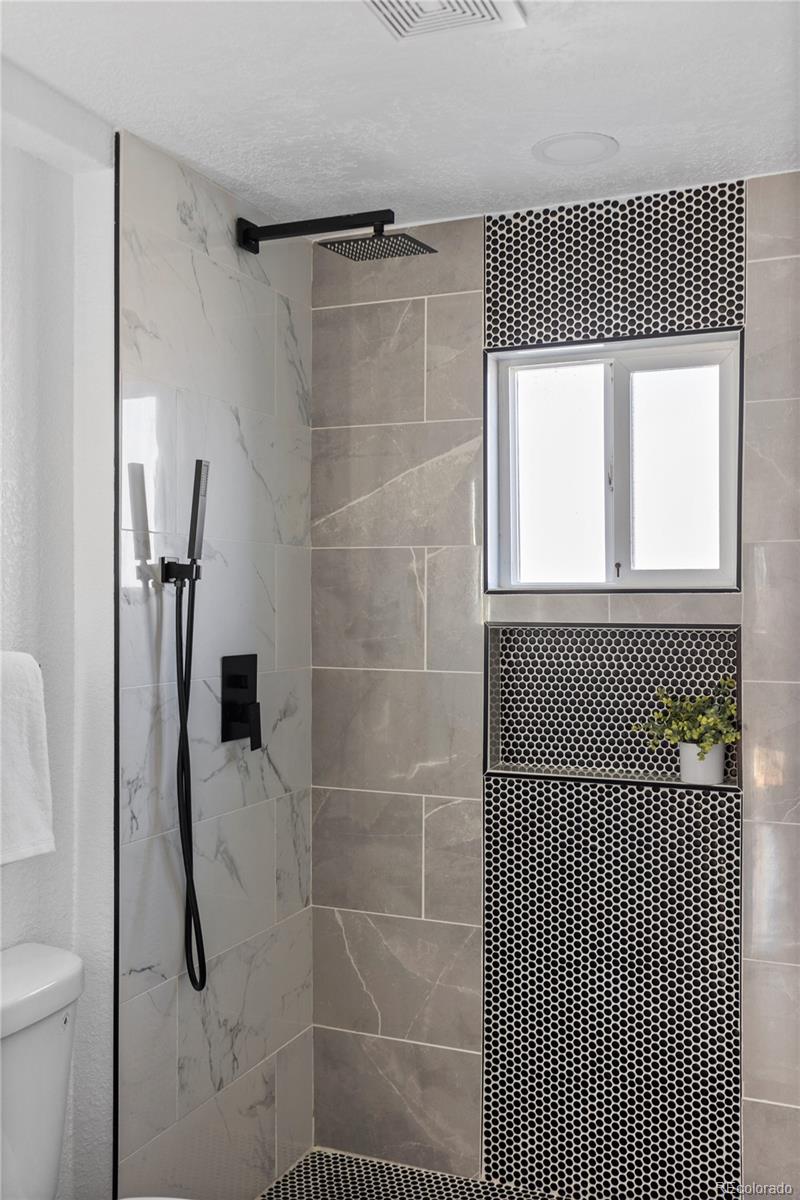 2756 S Hooker Street