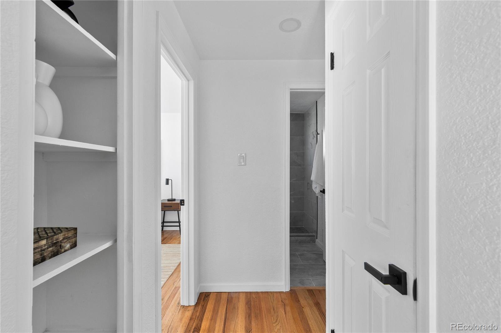 2756 S Hooker Street