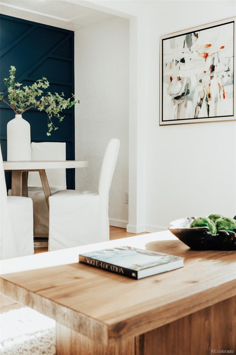 2756 S Hooker Street