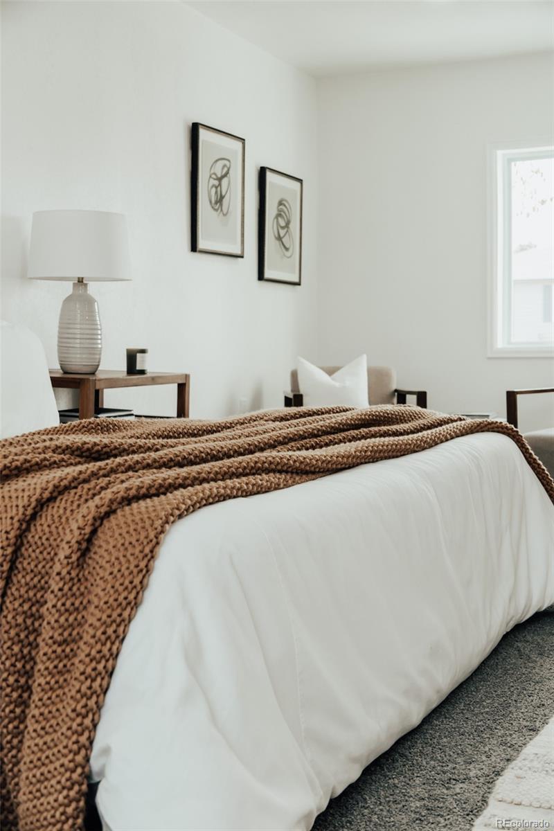 2756 S Hooker Street