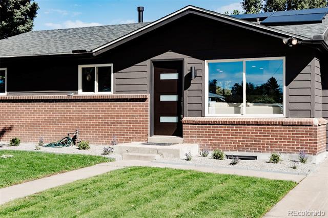 4127 E Davies Place