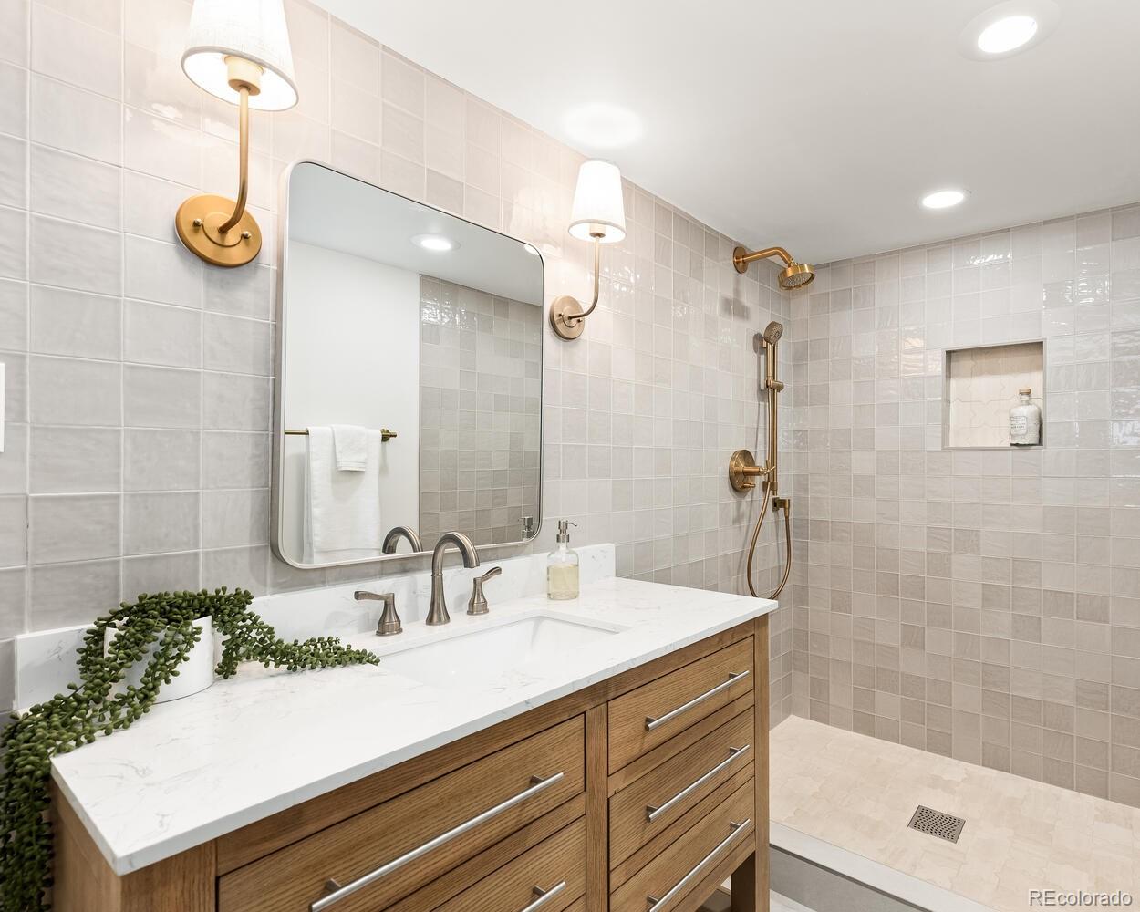 2658 N Steele Street