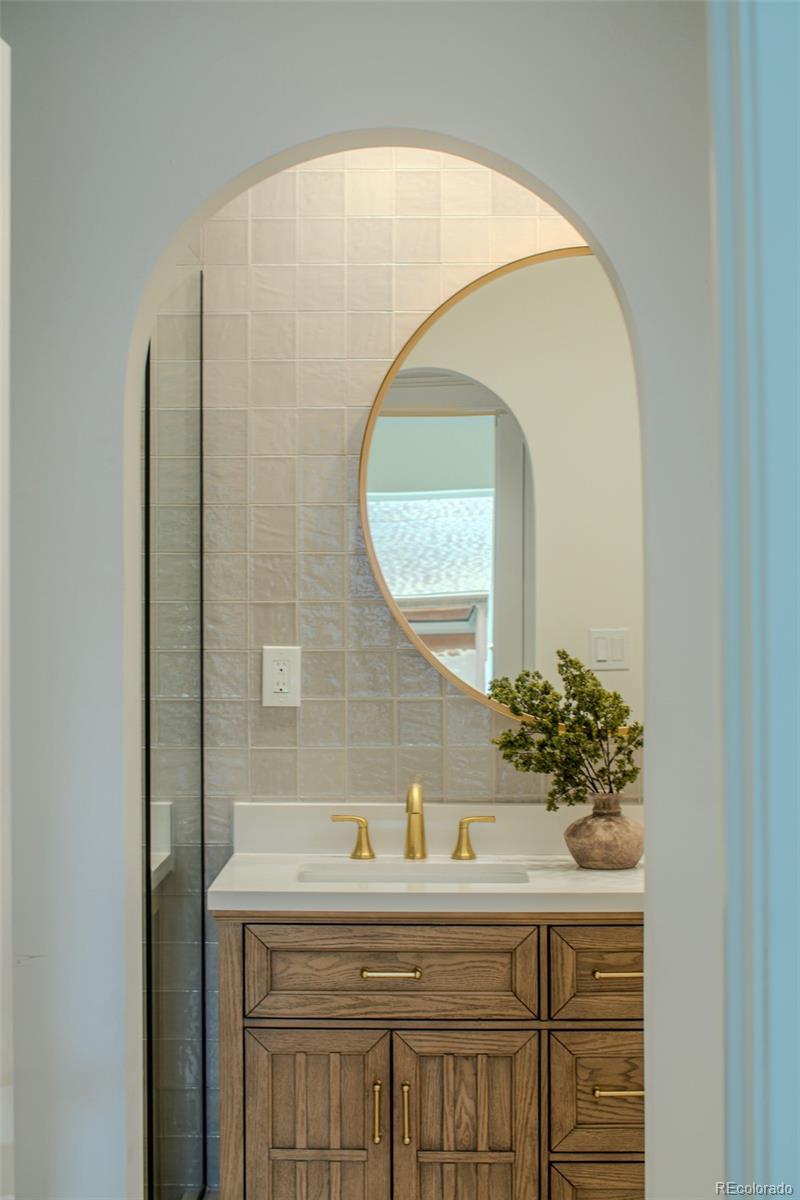 2658 N Steele Street