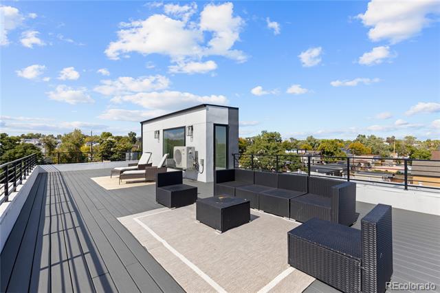 1330 W 35th Avenue
