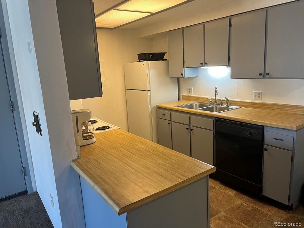 2929 W Floyd Avenue Unit: 211