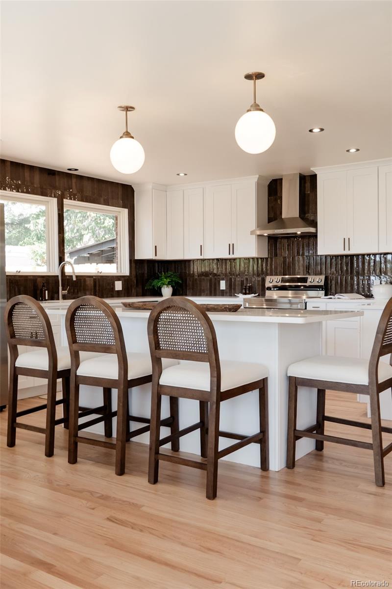 5882 W Chestnut Avenue