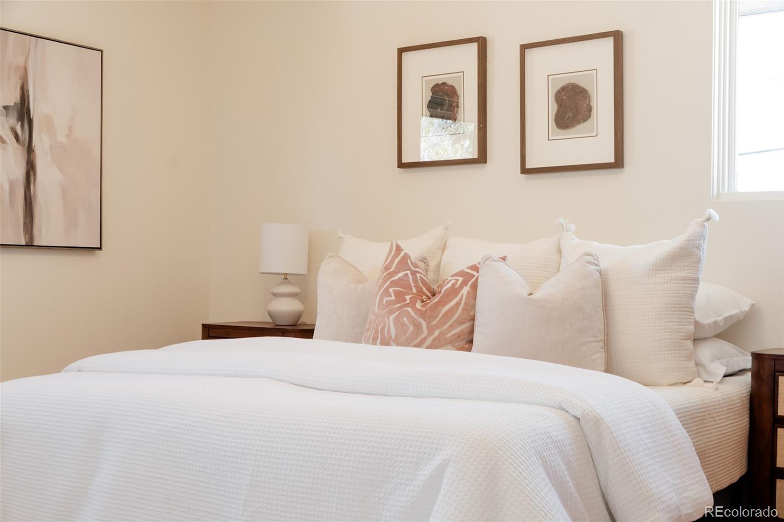 5882 W Chestnut Avenue