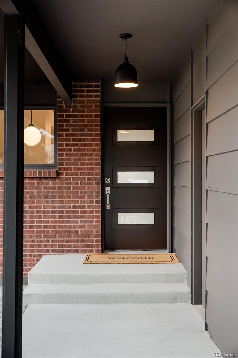 5882 W Chestnut Avenue