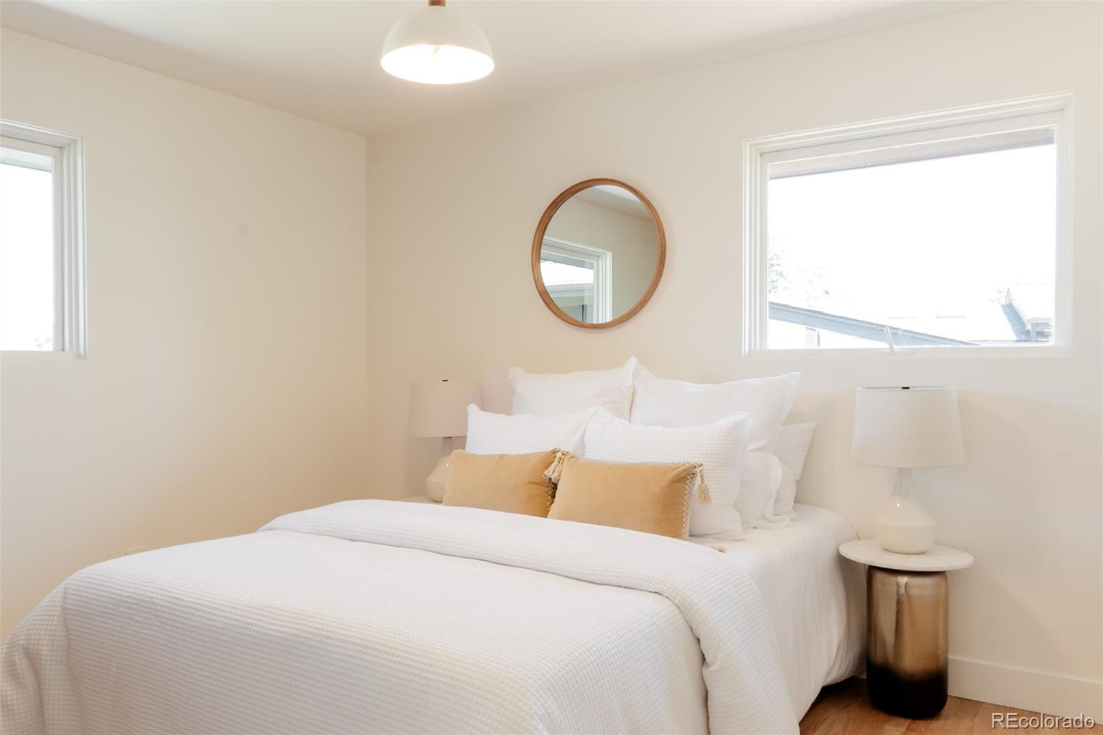 5882 W Chestnut Avenue