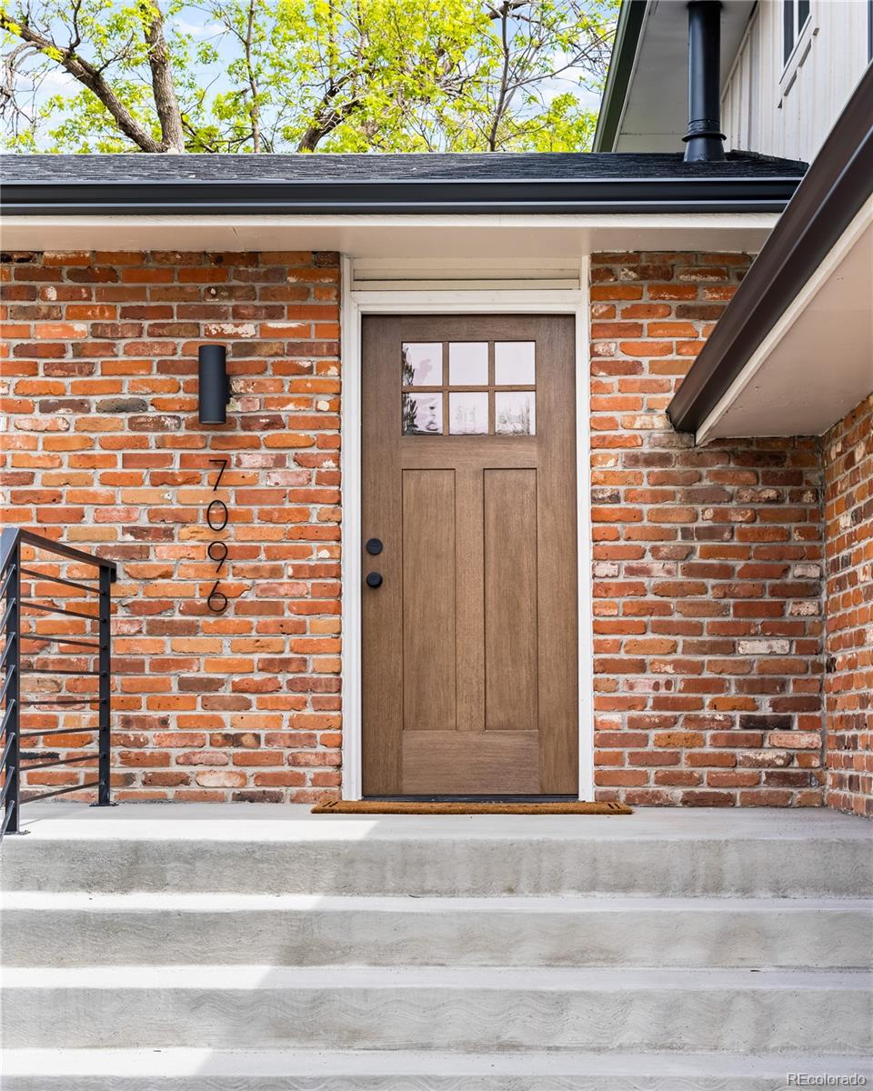 7096 W Fremont Place