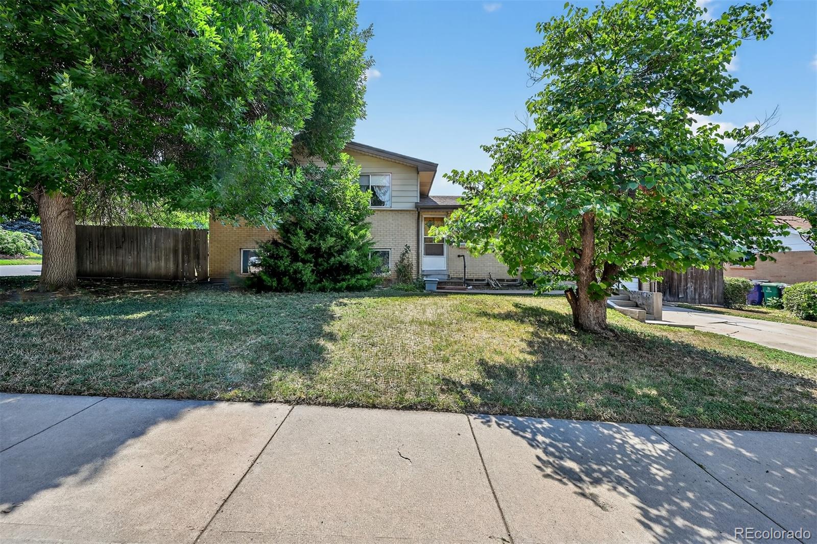 2806 S Joslin Court
