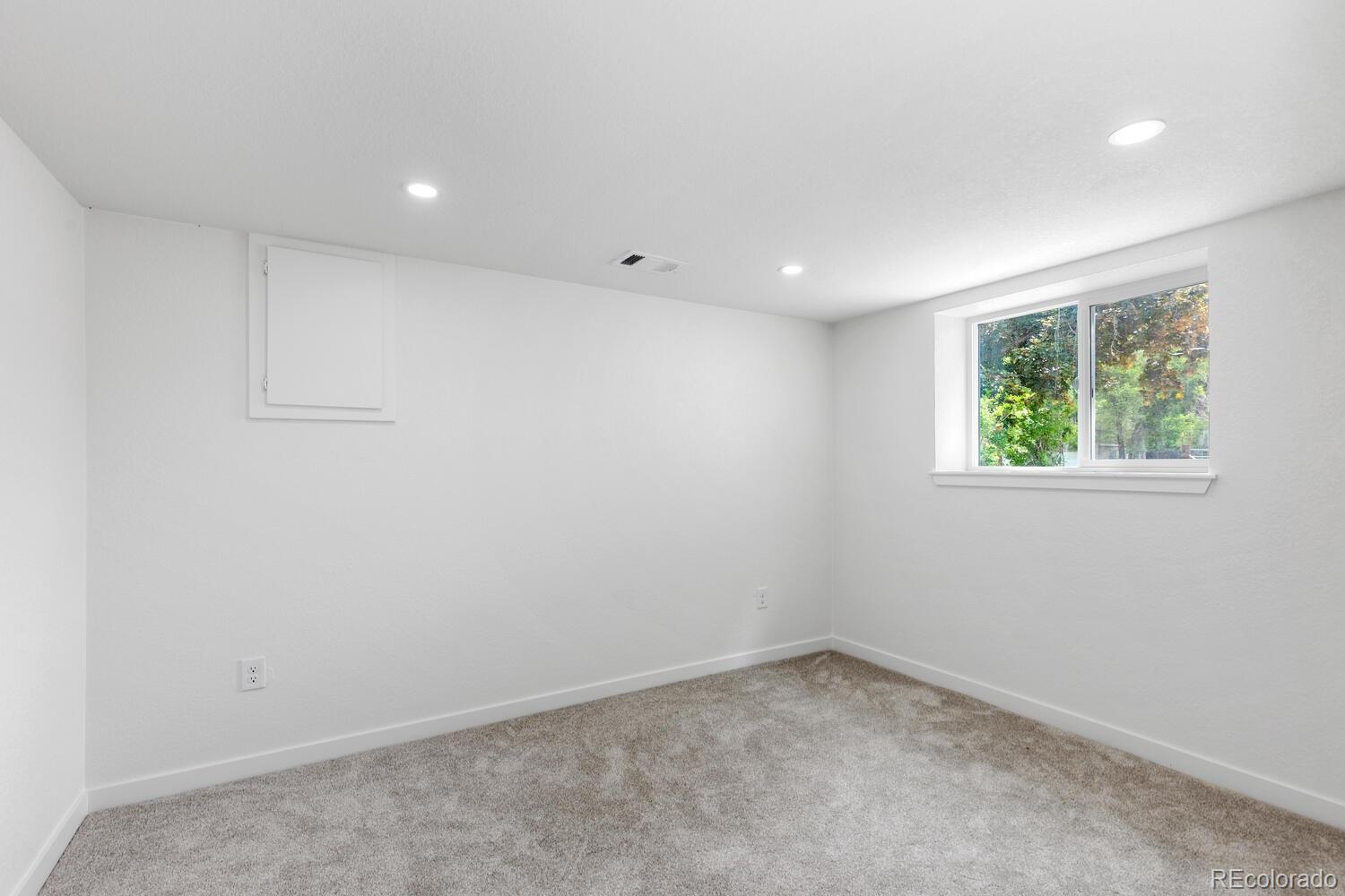 5999 S Windermere Street