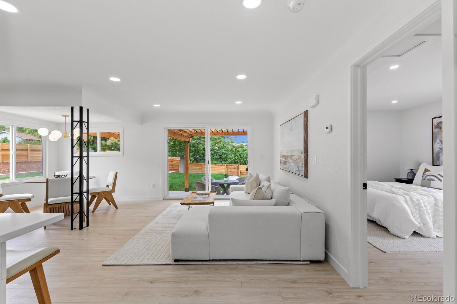 5999 S Windermere Street