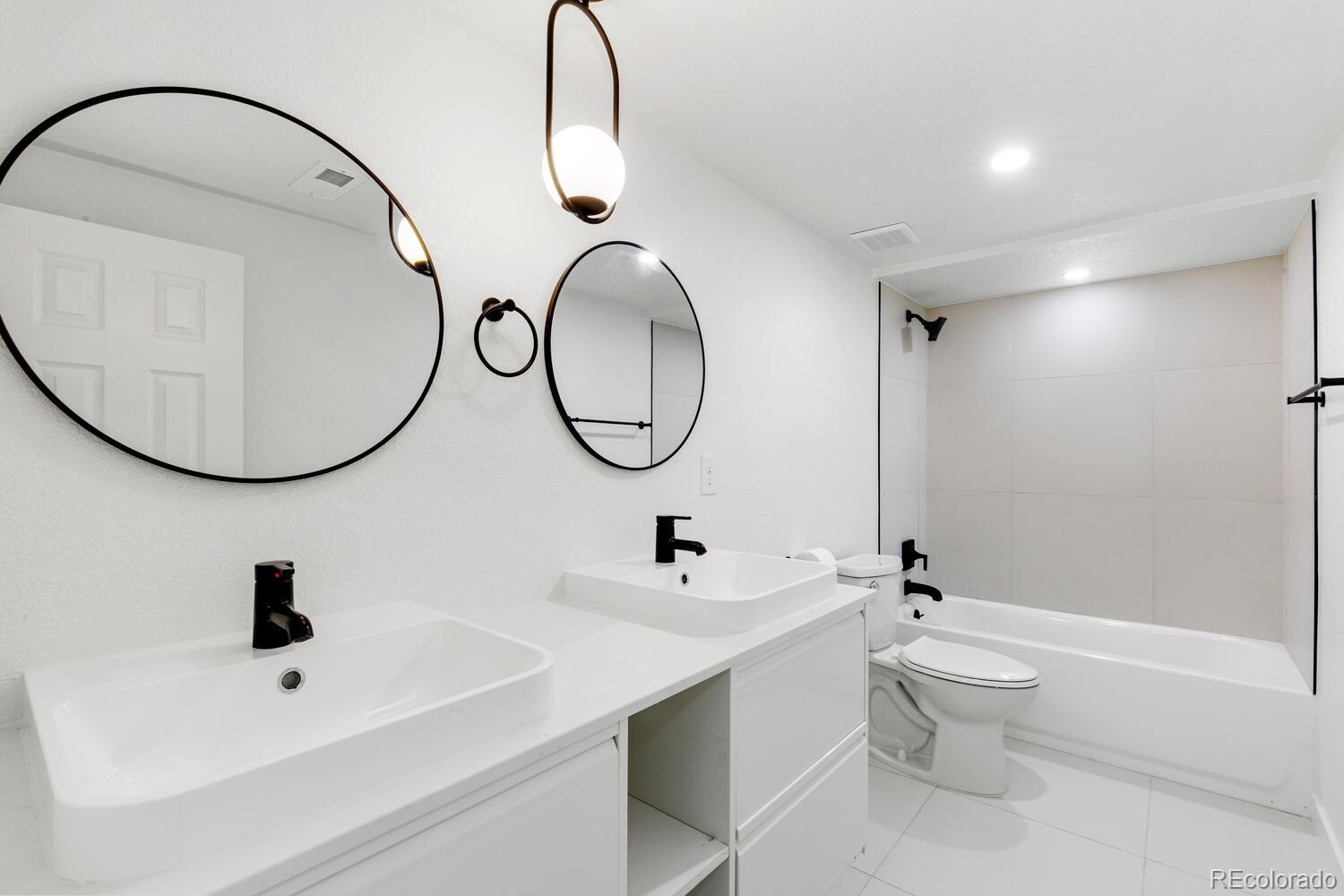 5999 S Windermere Street