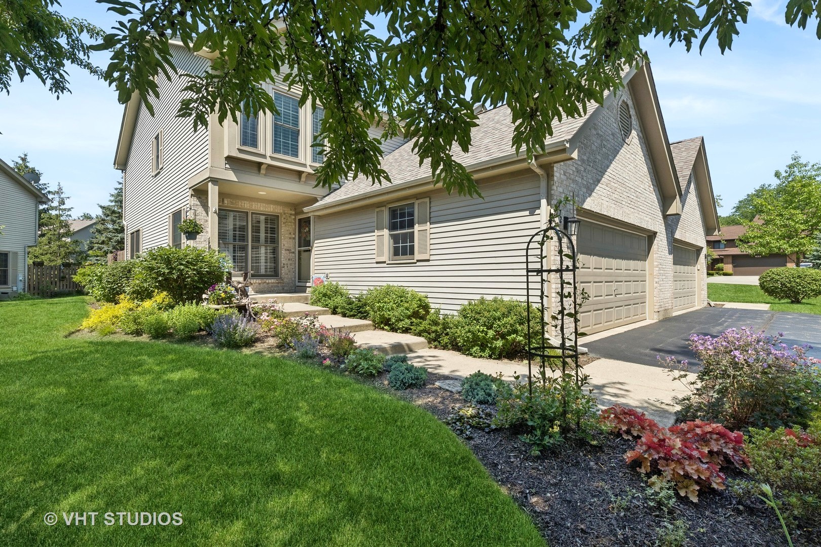 772 Woodmar Lane