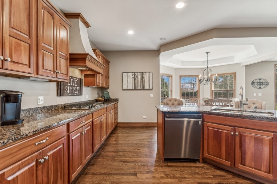 5860 Highland Lane
