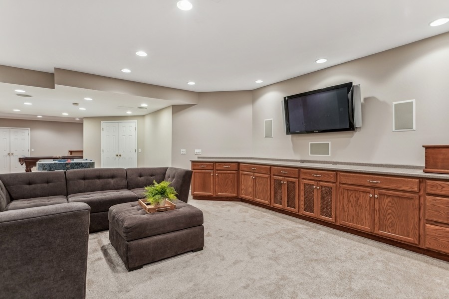 5860 Highland Lane