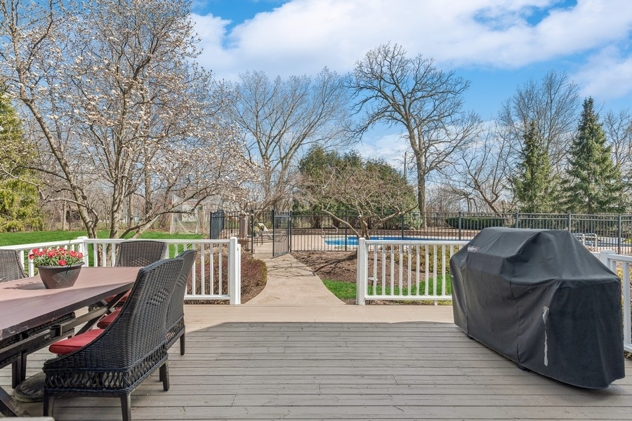 5860 Highland Lane