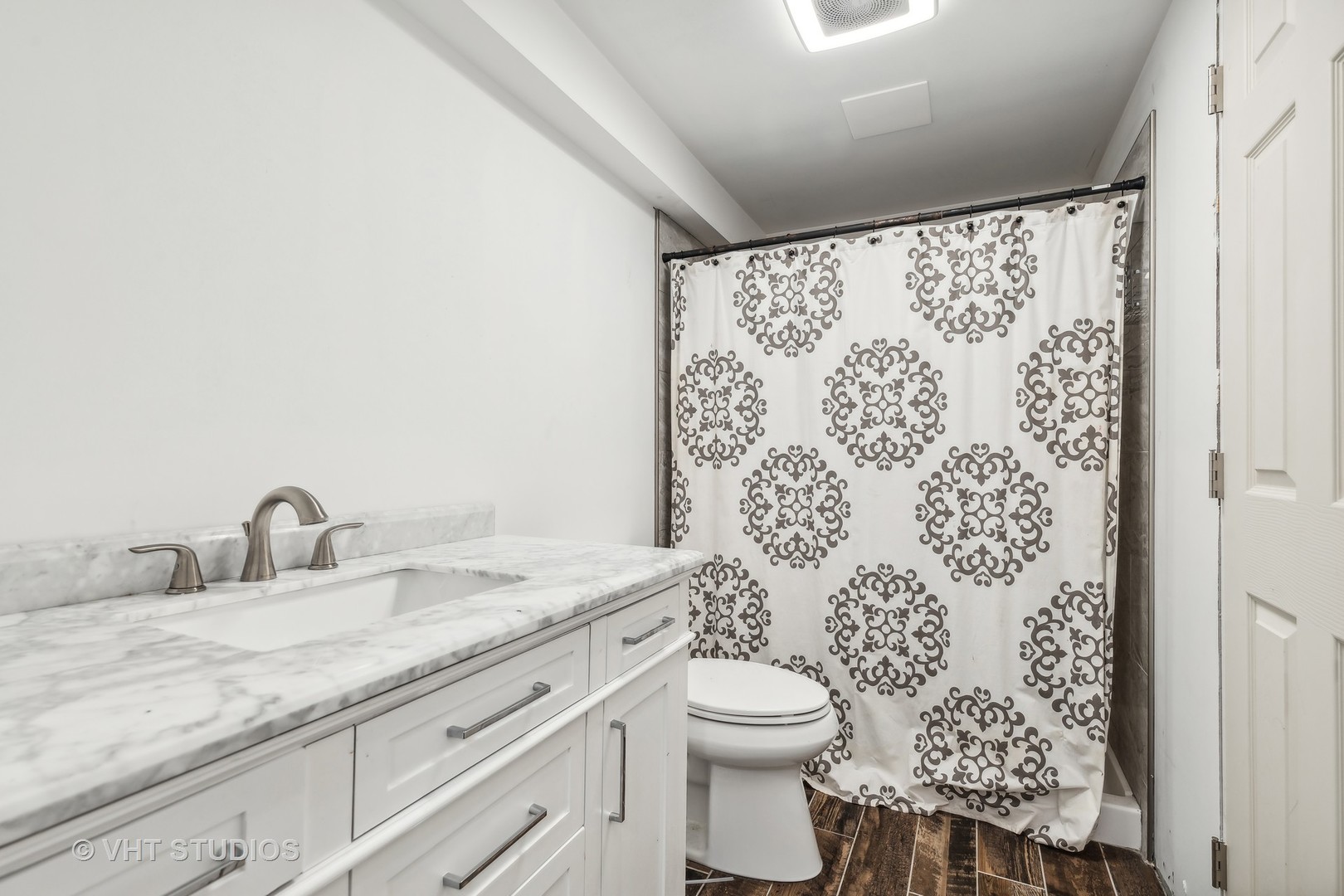 1707 Vivian Way Court