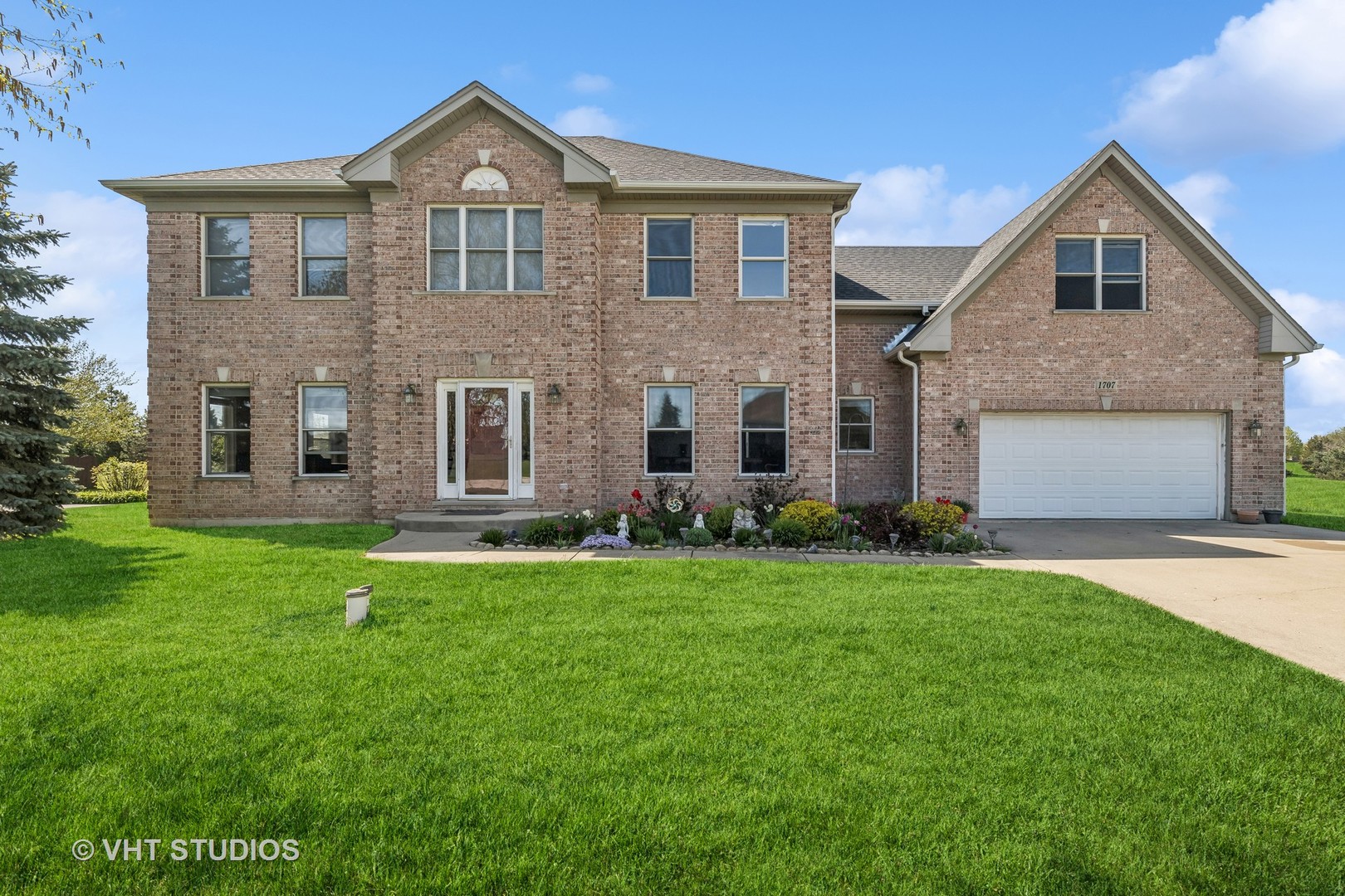 1707 Vivian Way Court
