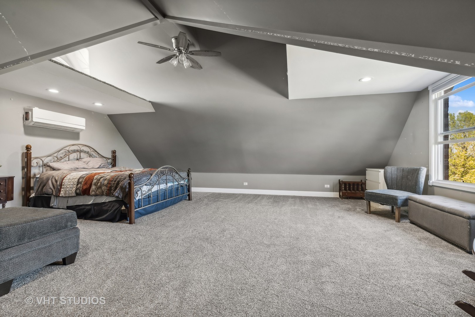 1707 Vivian Way Court