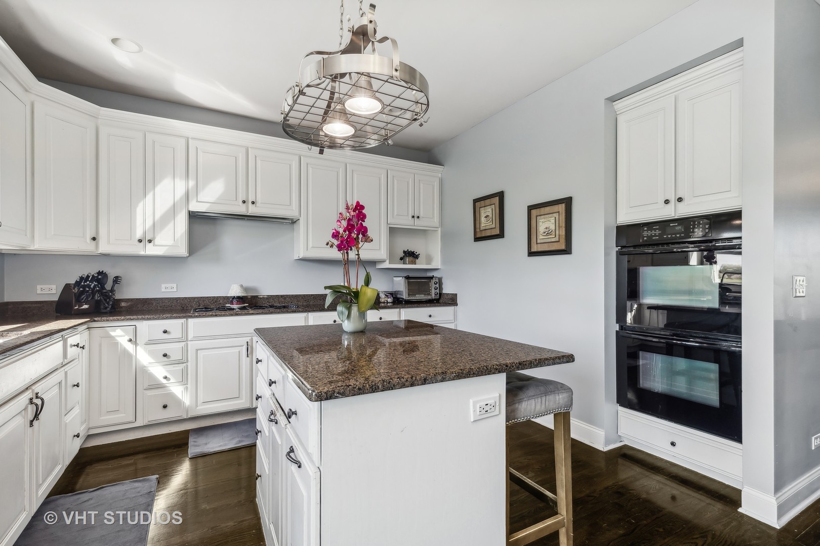1707 Vivian Way Court