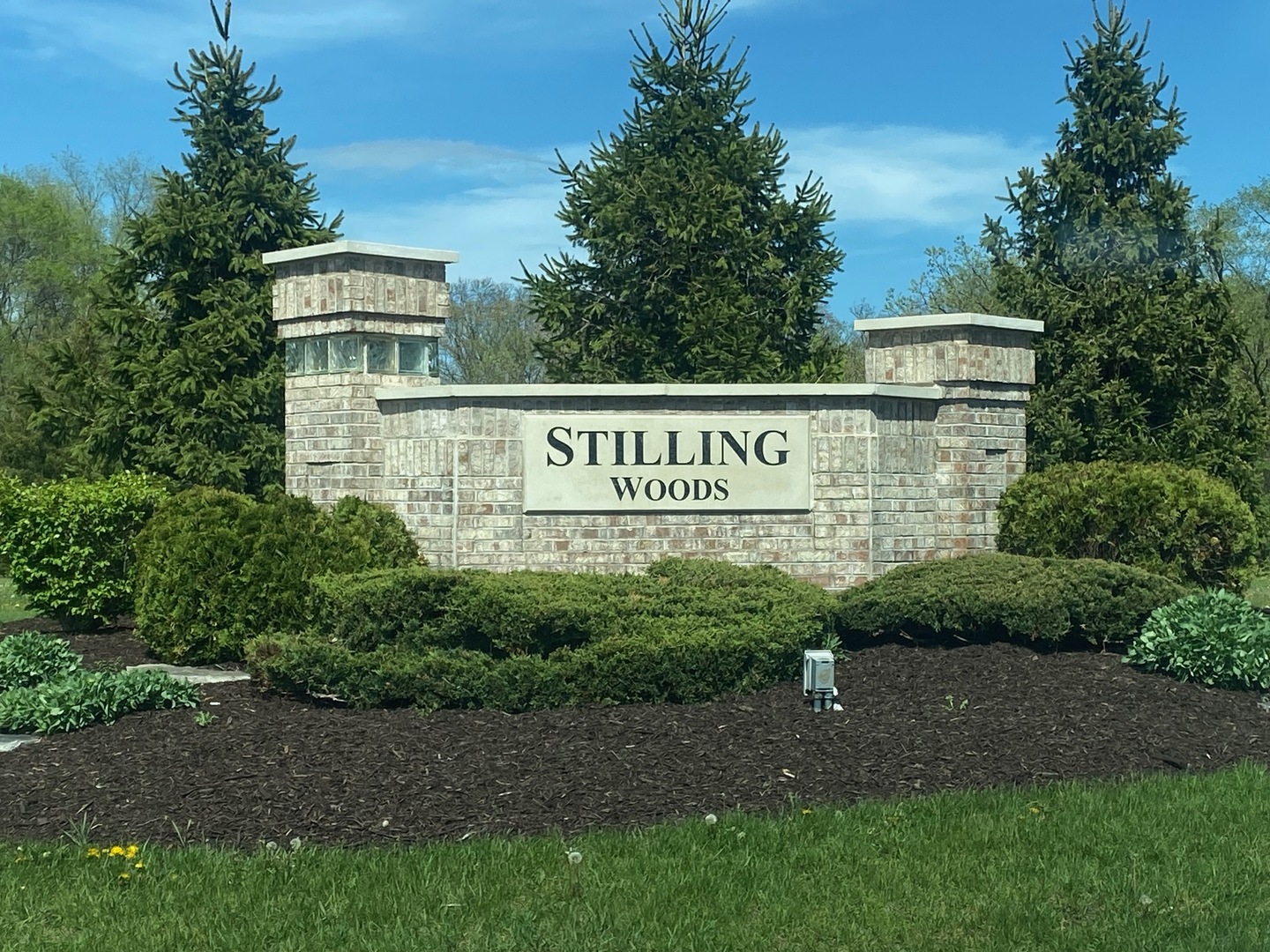 1707 Vivian Way Court