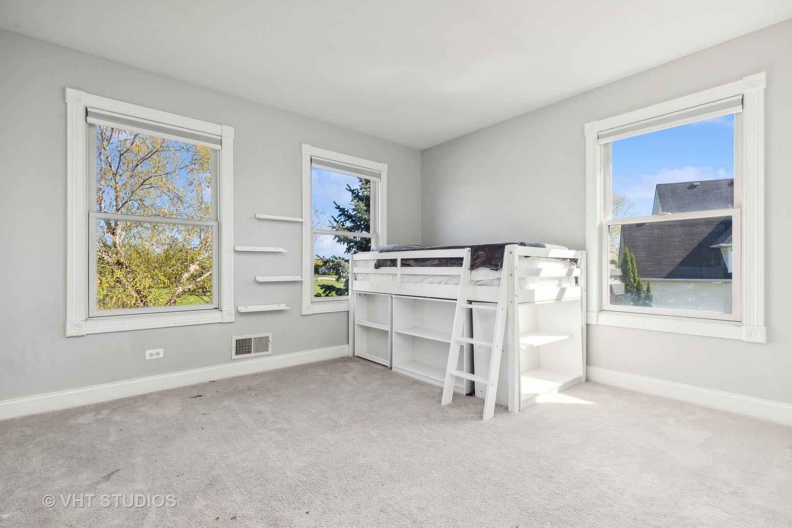 1707 Vivian Way Court