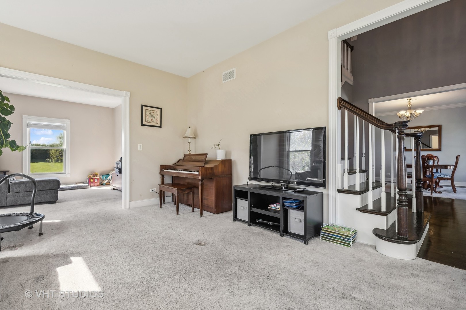 1707 Vivian Way Court