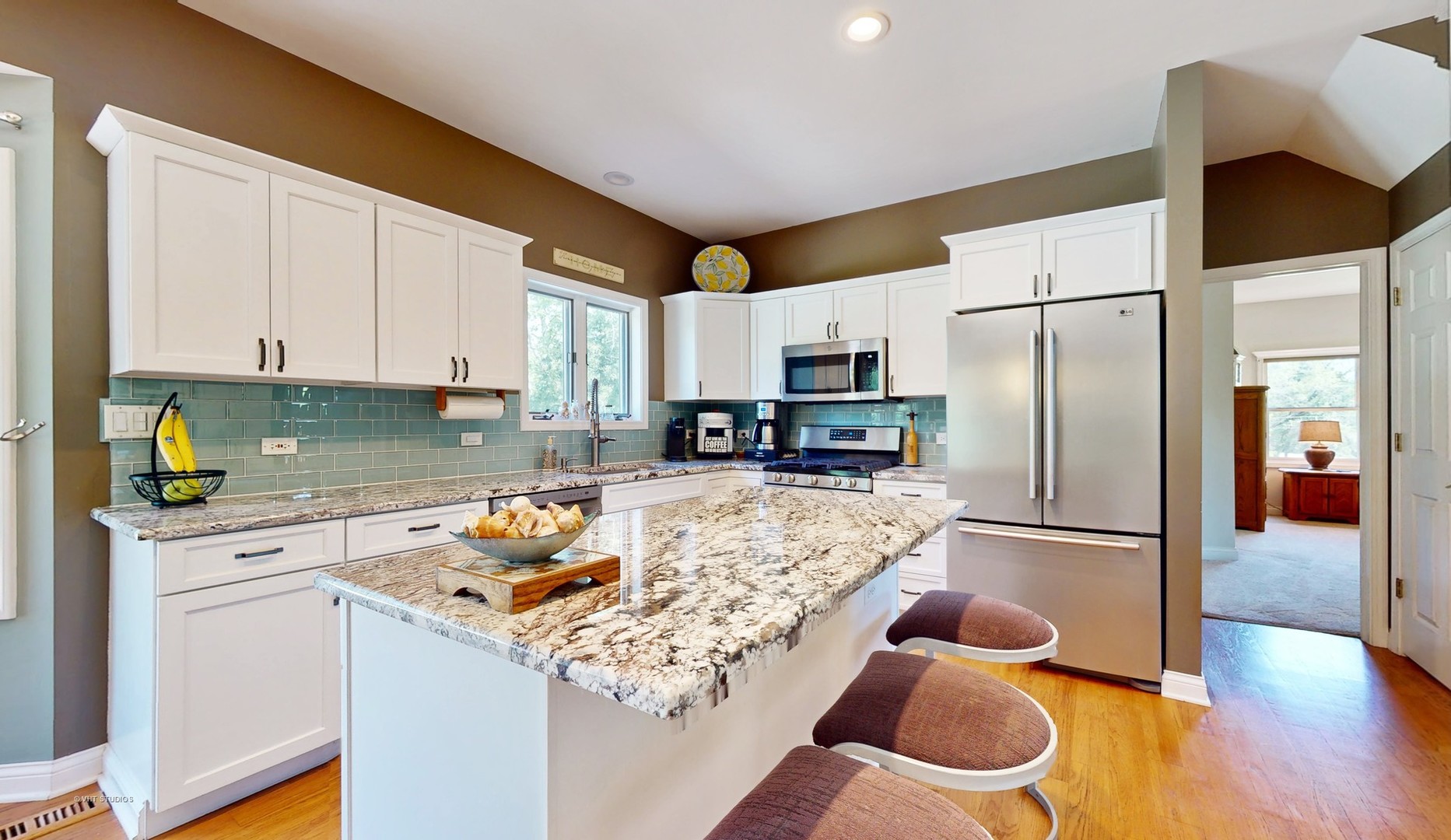 6011 Chestnut Court