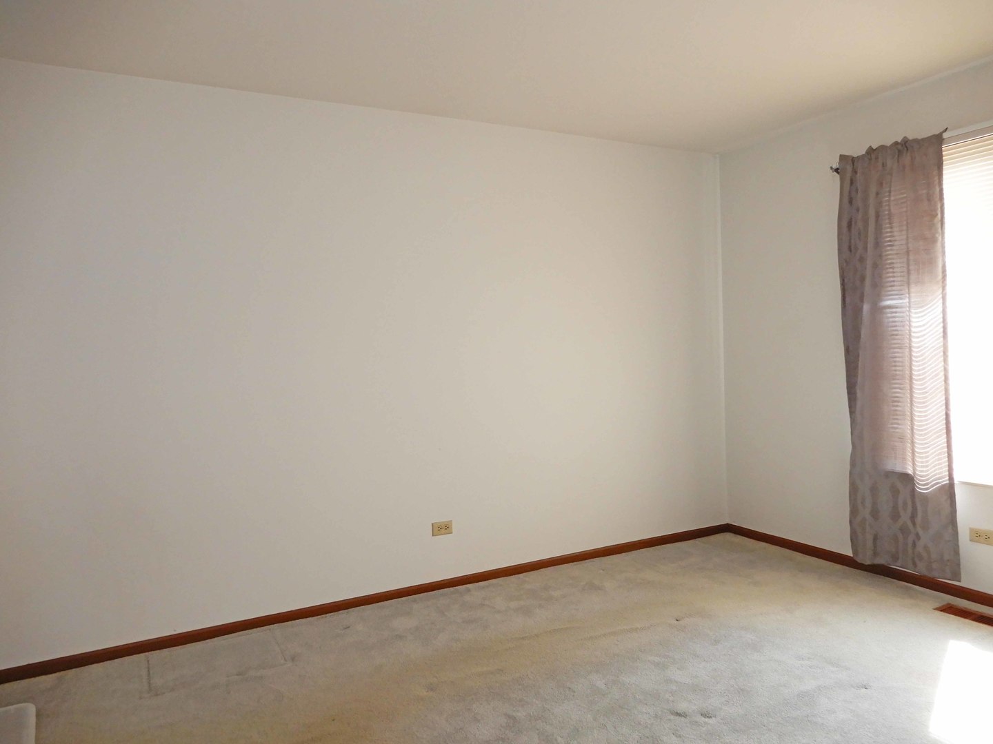 221B Uteg Street Unit: B