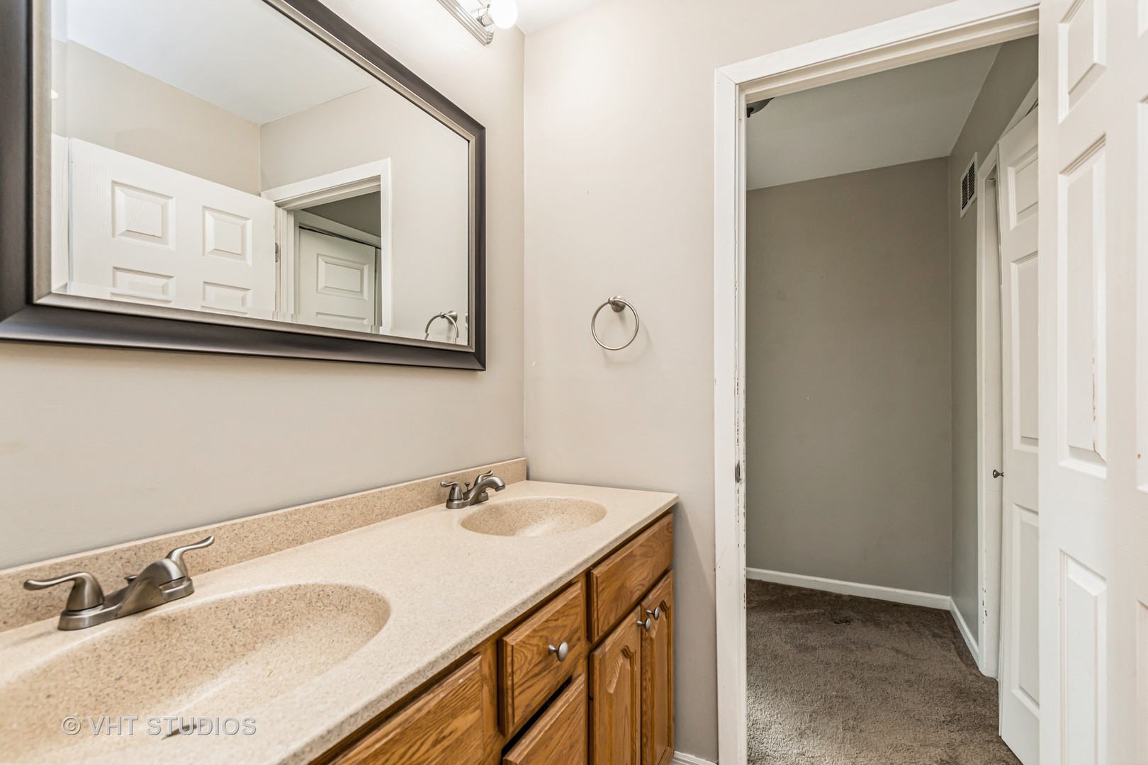 1403 Ivy Lane