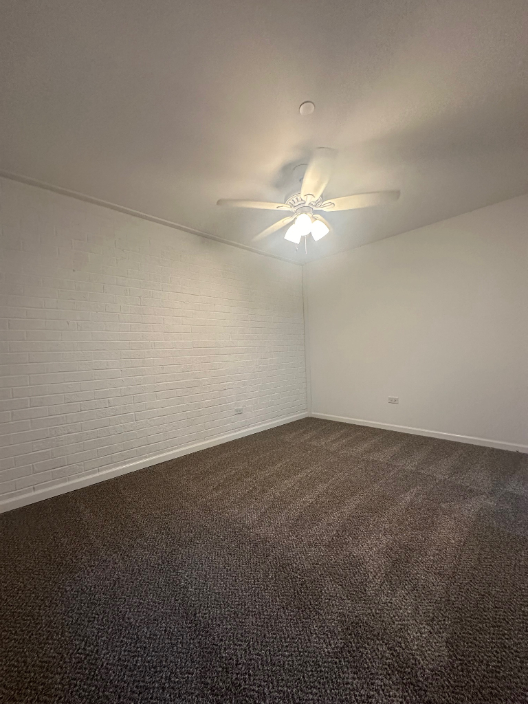 540 Devonshire Lane Unit: 15