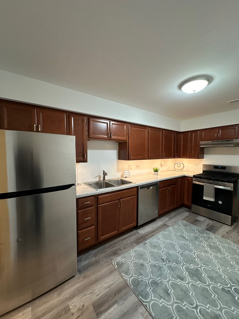 540 Devonshire Lane Unit: 15
