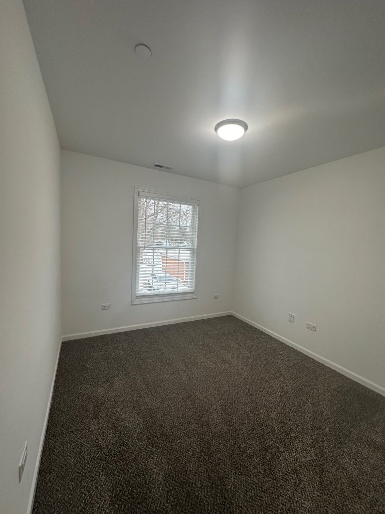 540 Devonshire Lane Unit: 15