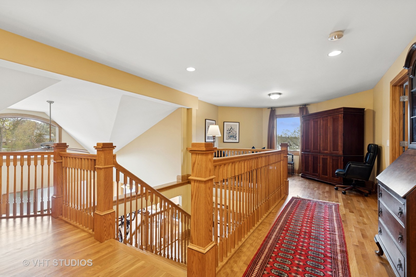 6107 Lake Shore Drive