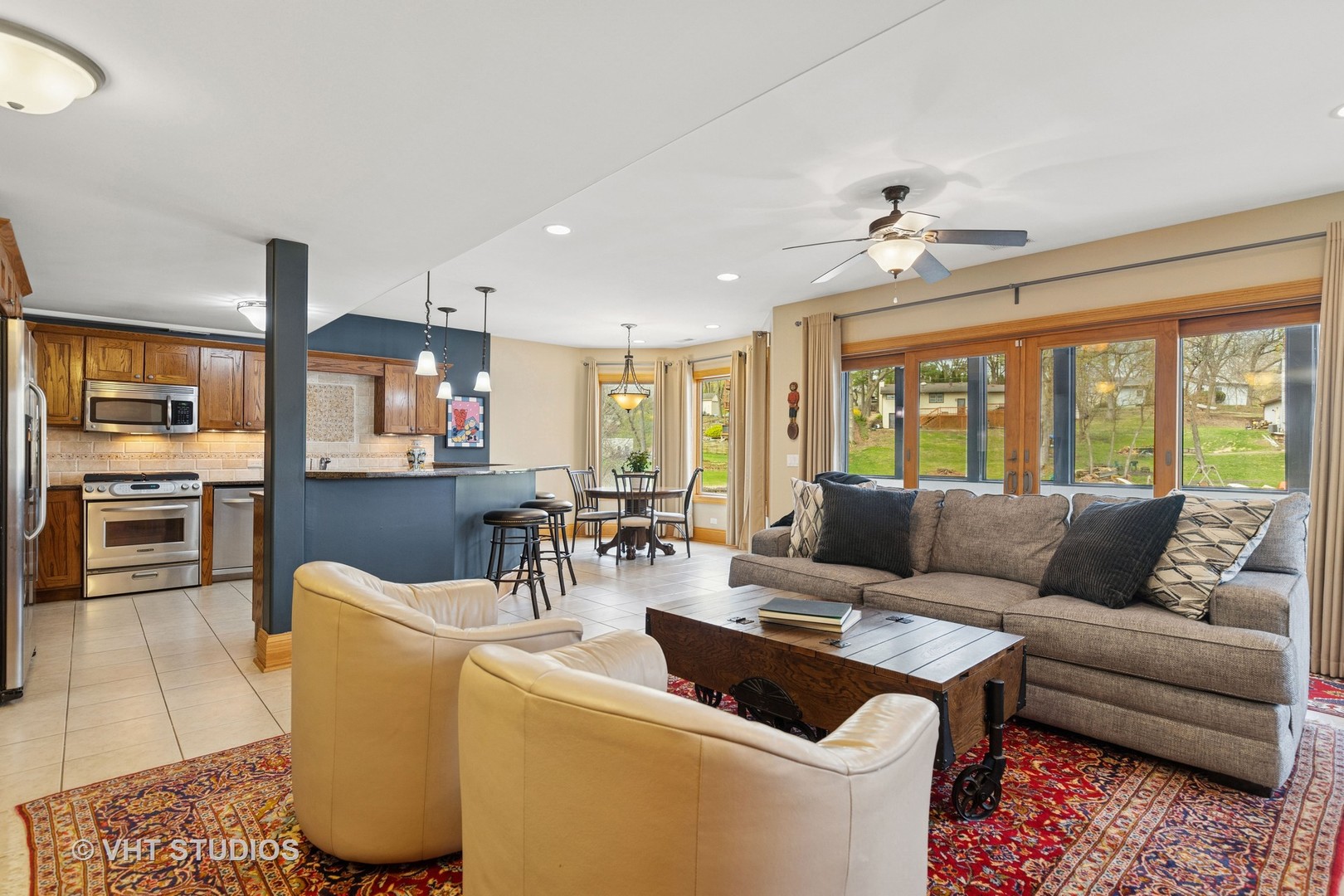 6107 Lake Shore Drive