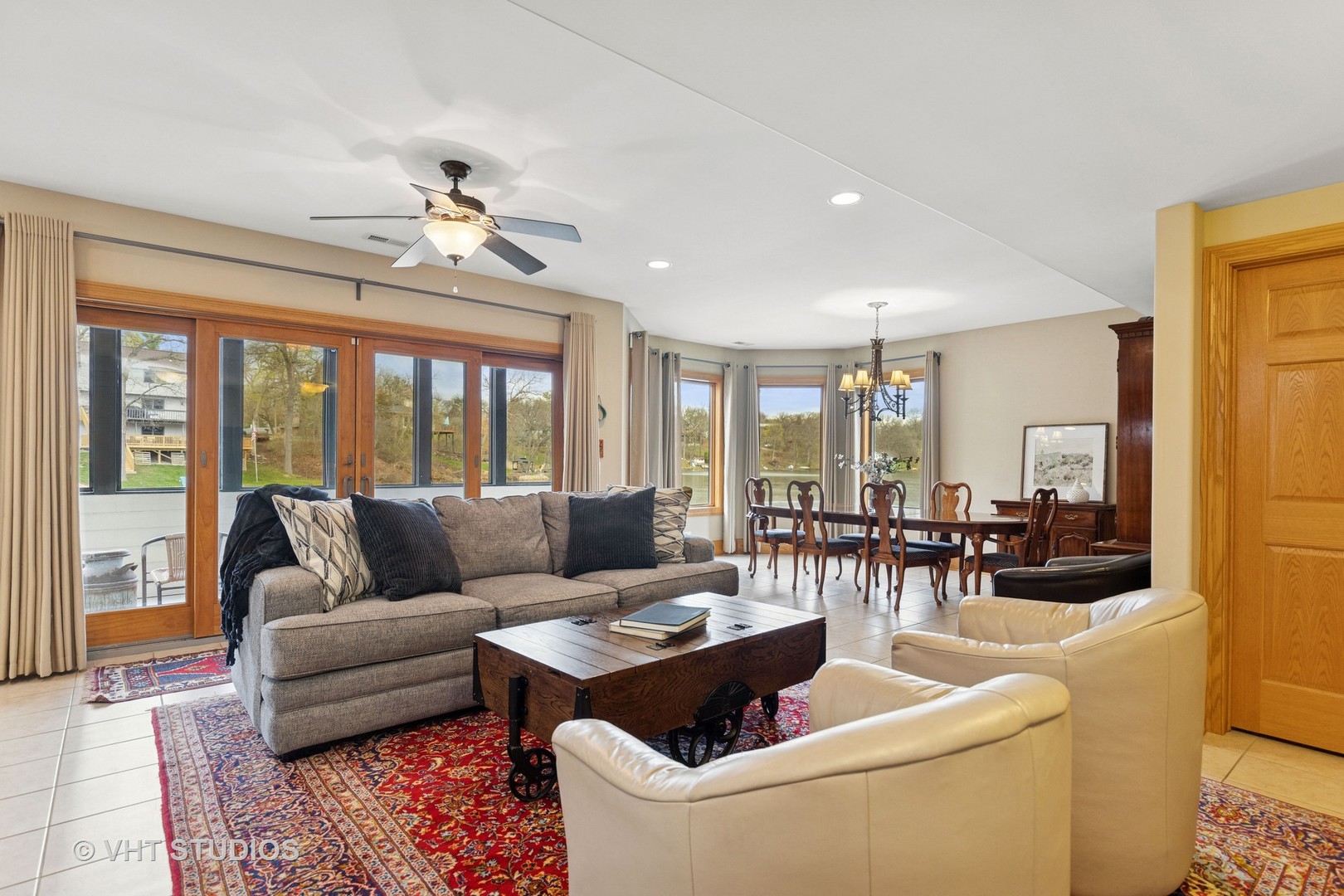 6107 Lake Shore Drive